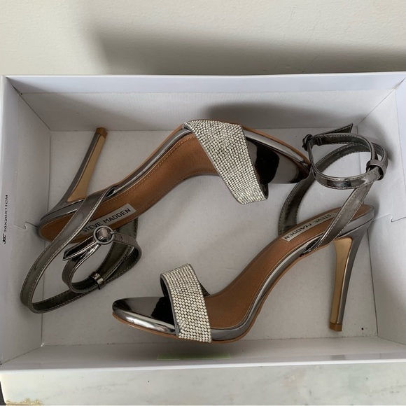 Steve Madden Rhinestone and Silver Ankle-strap sandal Heels Size 8 - Picture 12 of 13